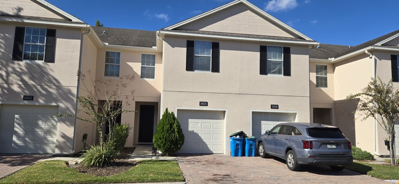 10636 Regent Square Dr in Orlando, FL - Building Photo