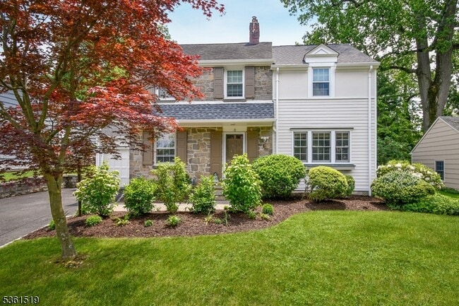 property at 6 Beekman Rd
