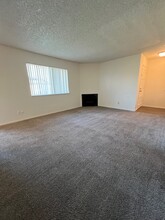 Lindsay Apartments in Fresno, CA - Building Photo - Building Photo