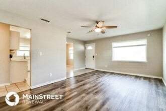 7071 64th Way N in Pinellas Park, FL - Foto de edificio - Building Photo
