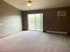 3117 W Glenpark Dr, Unit 9 in Appleton, WI - Building Photo - Building Photo