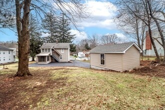 89 Old Turnpike Rd in Southington, CT - Building Photo - Building Photo