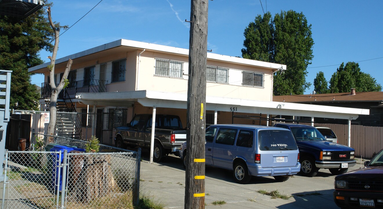 551 South 30th in Richmond, CA - Foto de edificio