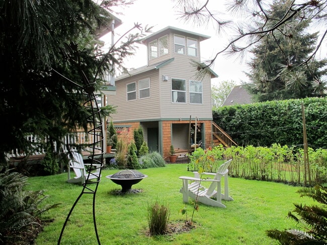 3805 NE 11th Ave, Unit ADU Apartment