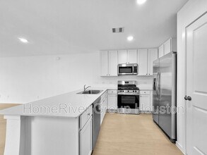 209 Brandi Dr in Wharton, TX - Building Photo - Building Photo
