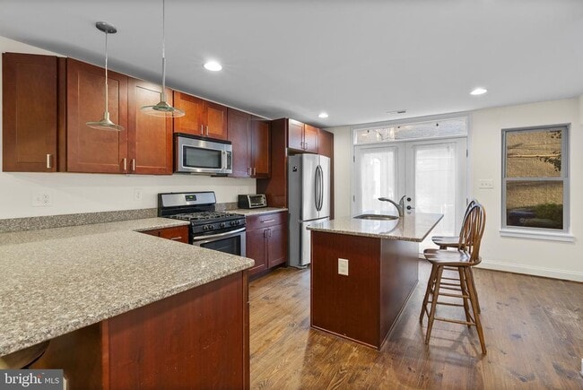property at 402 E Fort Ave