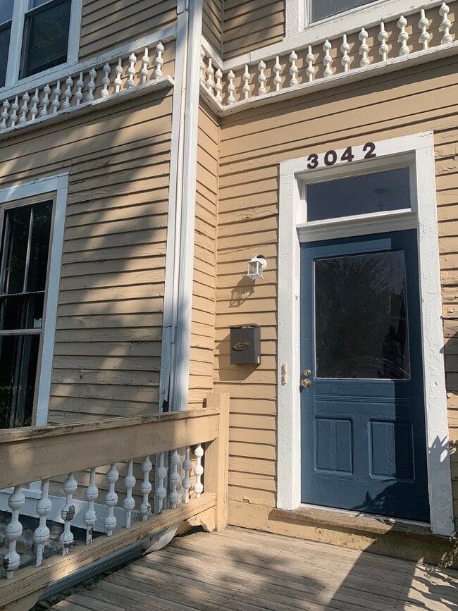 3042 Gilbert Ave in Cincinnati, OH - Building Photo - Building Photo