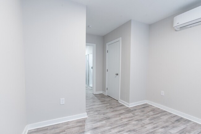 716 E Clearfield St photo'