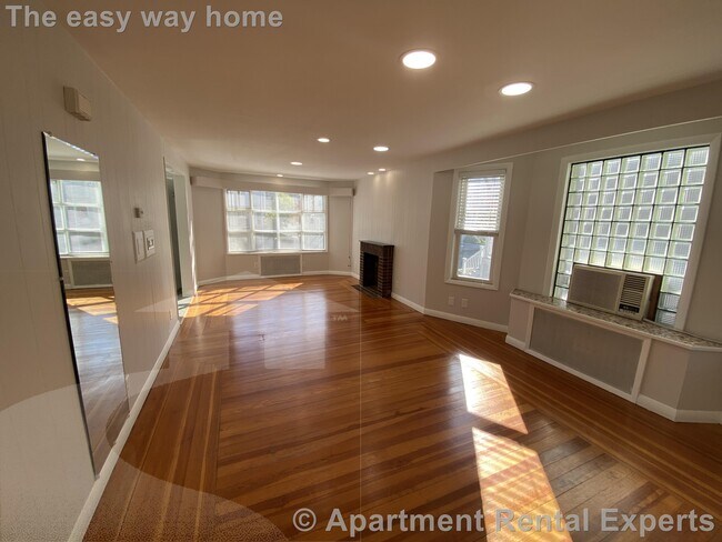 16 Alexander Ave in Medford, MA - Building Photo - Building Photo