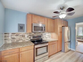 83 Troy Dr in Springfield, NJ - Building Photo - Building Photo