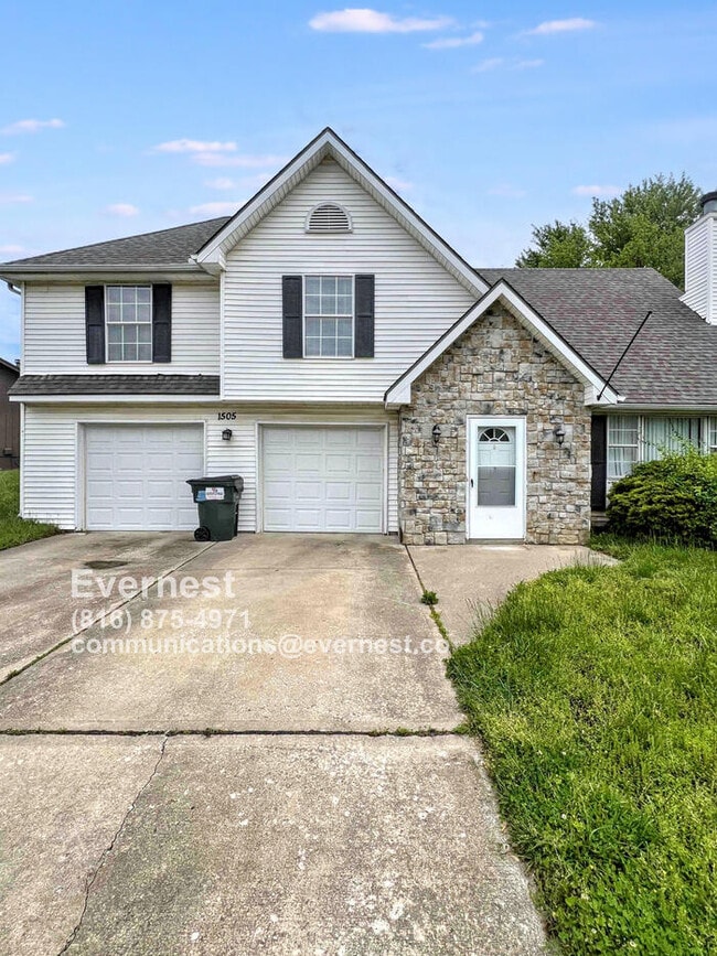 property at 1505 SW Highland Dr