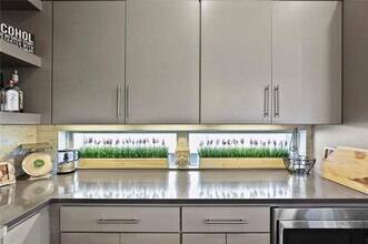 1911 Summit Ave in Dallas, TX - Building Photo - Building Photo