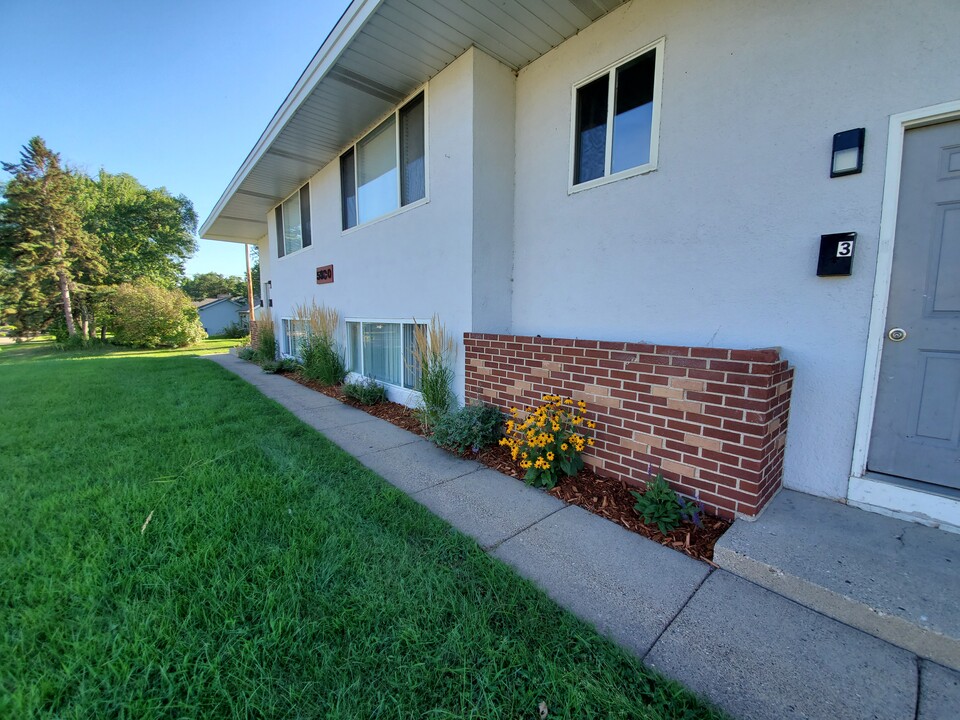 5900 3rd St NE in Fridley, MN - Building Photo