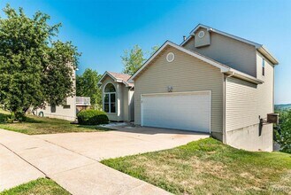 3431 Rockwood Forest Ct in Arnold, MO - Foto de edificio - Building Photo