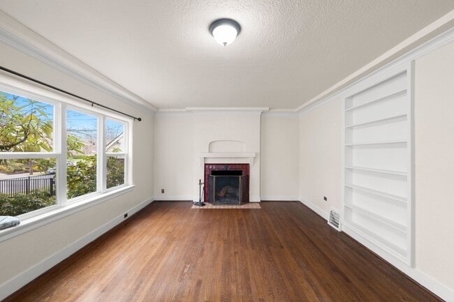 7036 SE 18th Ave in Portland, OR - Building Photo - Building Photo