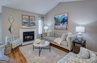 3655 Westchase Village Ln in Norcross, GA - Foto de edificio - Building Photo