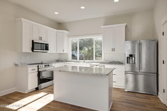 306 W Taft St in Lafayette, LA - Building Photo - Building Photo