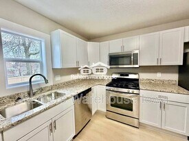 3623 SW 9th St in Des Moines, IA - Building Photo