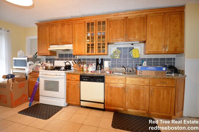 7 High Street Pl, Unit 2 in Brookline, MA - Building Photo - Building Photo