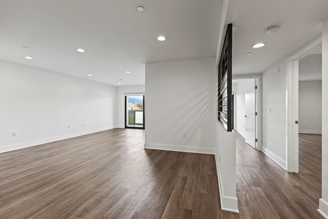 Wilcox Melrose in Los Angeles, CA - Foto de edificio - Building Photo