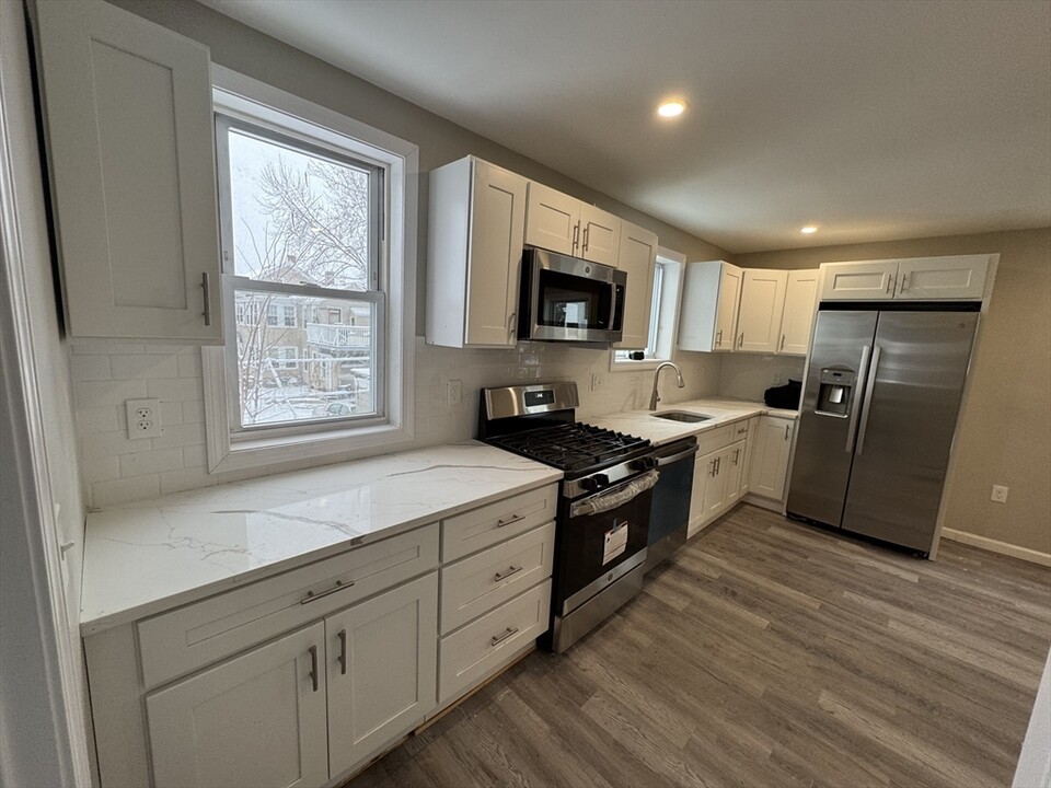 38 Portland St-Unit -1 in Haverhill, MA - Building Photo
