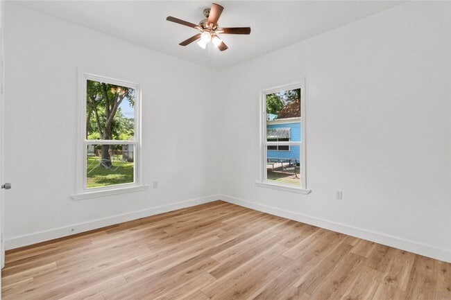 property at 436 E Peach St