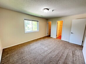 1320 Brook St in St. Charles, IL - Building Photo - Building Photo
