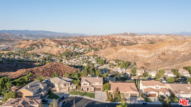 29511 Big Bend Pl in Santa Clarita, CA - Building Photo - Building Photo