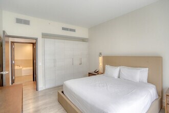 209 N Ocean Dr in Hollywood, FL - Building Photo - Building Photo