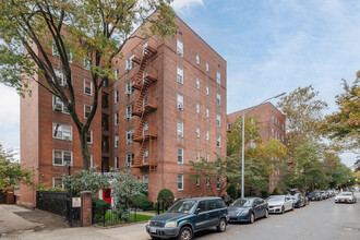 200-220 Congress St in Brooklyn, NY - Building Photo - Building Photo