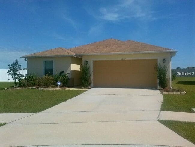 property at 1640 Strathmore Cir