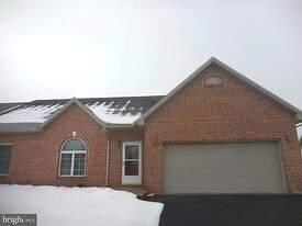 52 Hickory St in Palmyra, PA - Building Photo