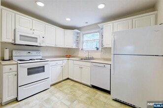 145 Arch St in Ramsey, NJ - Building Photo - Building Photo