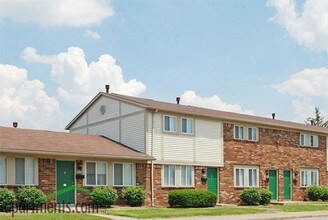Colonial Village Apartments in Clarksville, IN - Building Photo - Building Photo