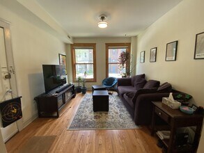 852 W Diversey Pkwy in Chicago, IL - Building Photo - Building Photo
