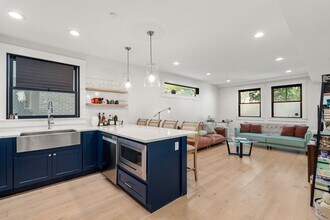 331 Chelsea St in Boston, MA - Building Photo - Building Photo