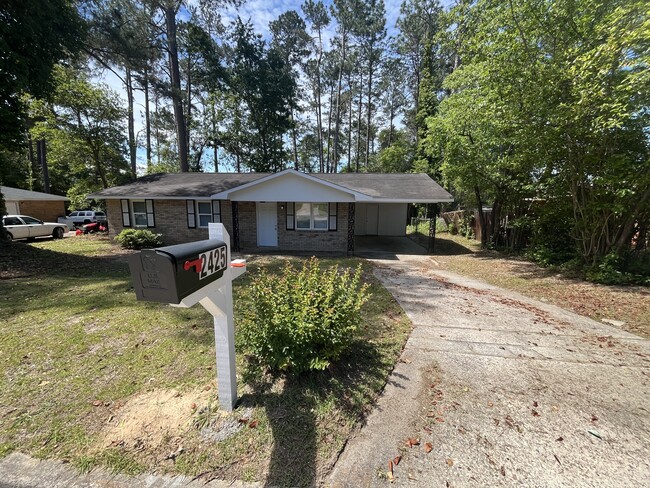 property at 2425 Amsterdam Dr