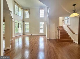 1460 Carrington Ridge Ln in Vienna, VA - Building Photo