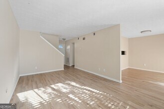 293 Country Club Dr in Jonesboro, GA - Building Photo - Building Photo