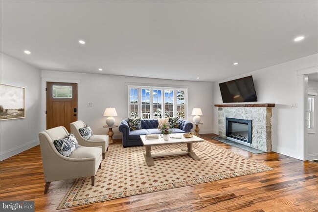 property at 919 S Concord Rd