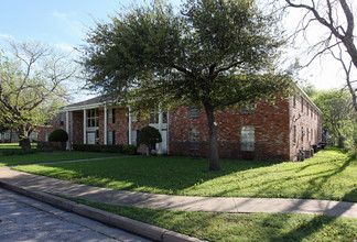 518 N Rogers St in Waxahachie, TX - Building Photo - Building Photo