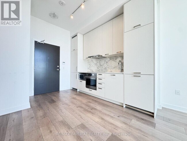 10 Honeycrisp Cres in Vaughan, ON - Building Photo - Building Photo