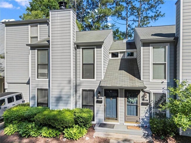 1028 Riverbend Club Dr SE in Atlanta, GA - Building Photo - Building Photo