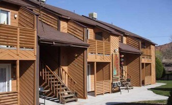 400 E Center St in Moab, UT - Building Photo