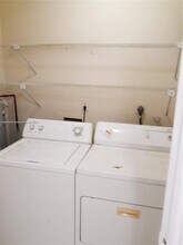 9429 Fontainebleau Blvd in Miami, FL - Building Photo - Building Photo