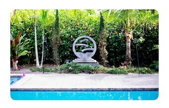 536 NW 43rd St in Oakland Park, FL - Building Photo - Building Photo