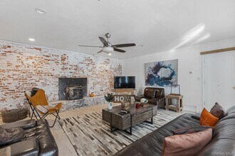 157 Salem Rd in Pound Ridge, NY - Building Photo - Building Photo