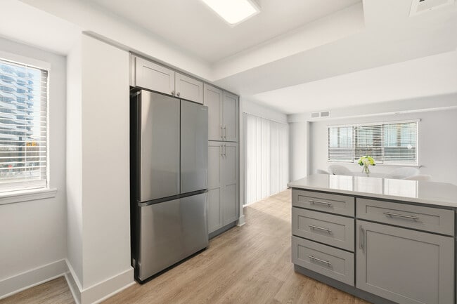 Cortland on South Eads in Arlington, VA - Building Photo - Interior Photo