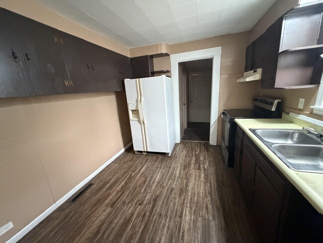 607 N Hazel St in Danville, IL - Building Photo - Building Photo