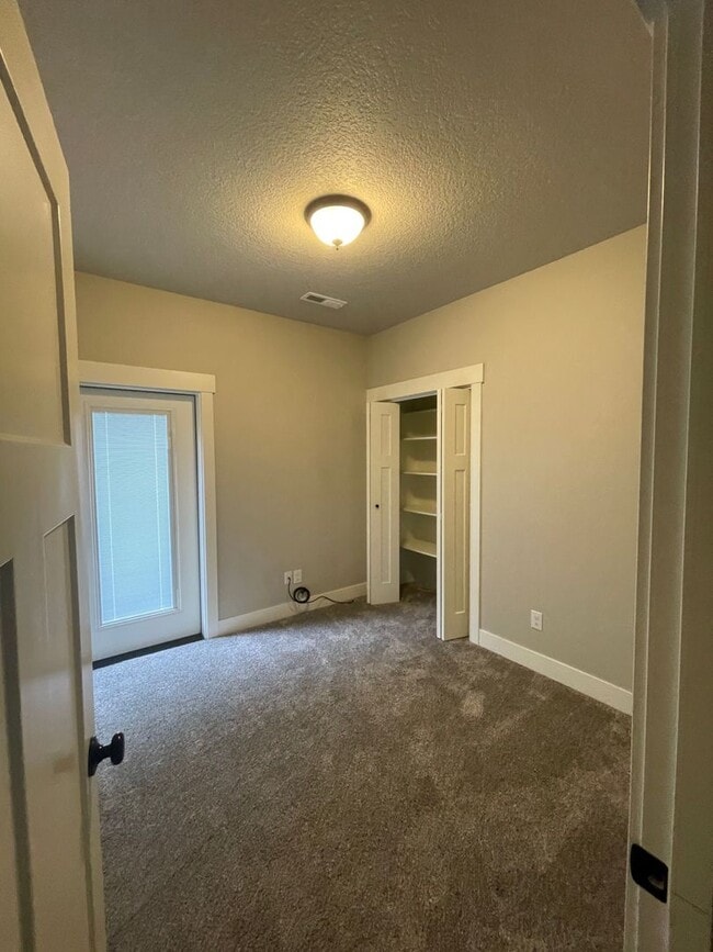 11212 NE 134th Pl in Vancouver, WA - Building Photo - Building Photo